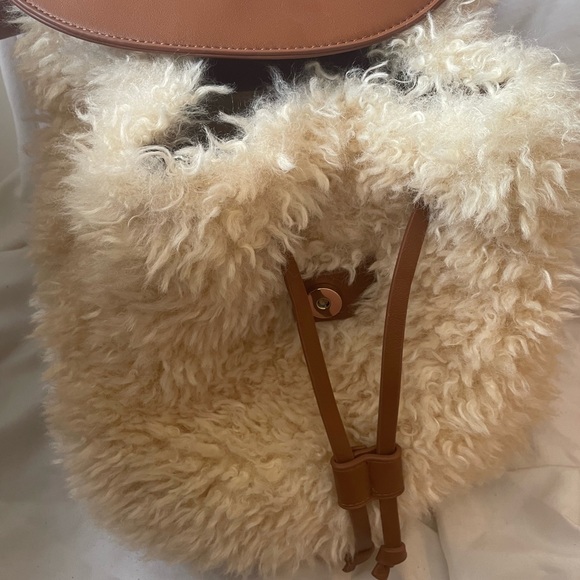 Forever21 faux-shearling backpack, 90s style, perfect condition, never worn - Picture 5 of 9